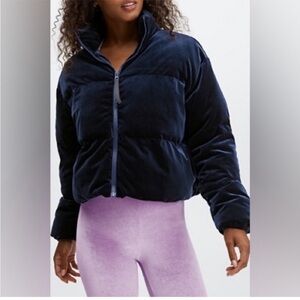 Fabletics Wander Puffer Velour Blue Cropped Jacket Pockets Athleisure sz Small